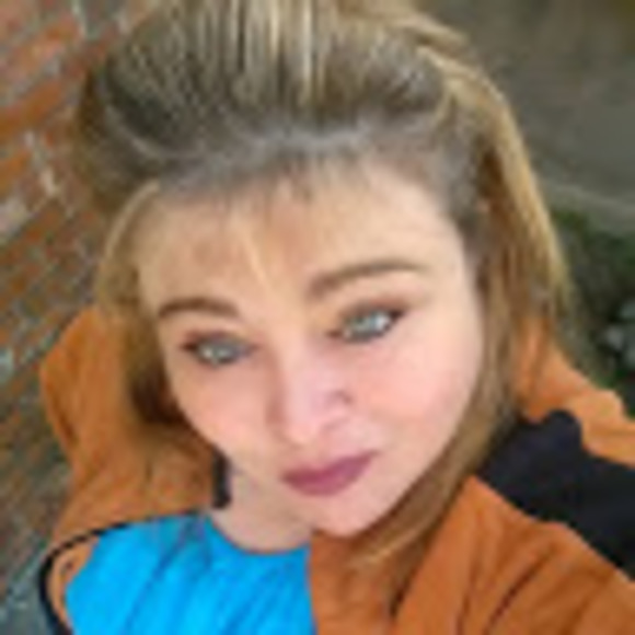 Meet your Posher, Rena - Picture 1 of 1